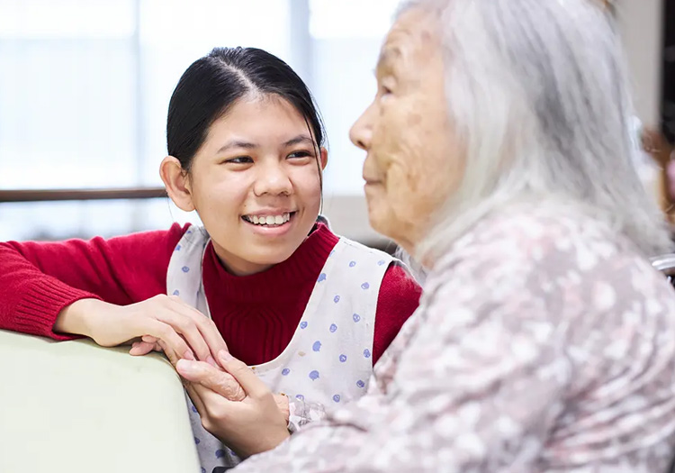 介護実習性の養成・派遣・教育