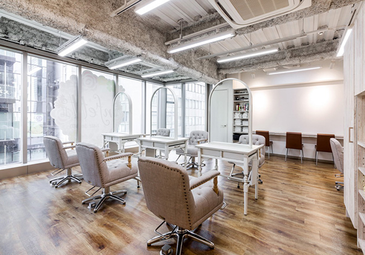 Confettiデイジー栄店